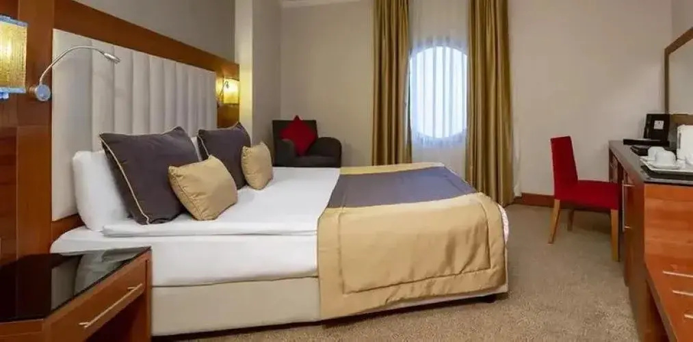 Standard Double room with land view (full double bed)