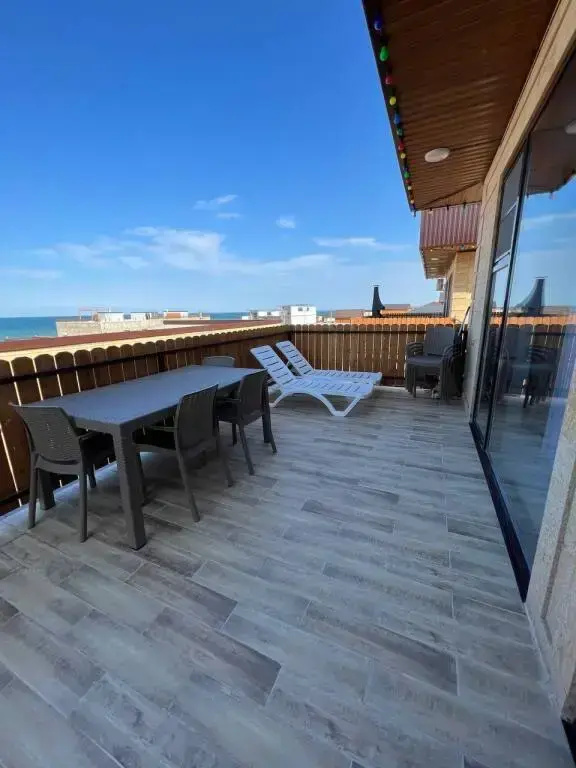 6th Row 2nd Floor House by the Sea