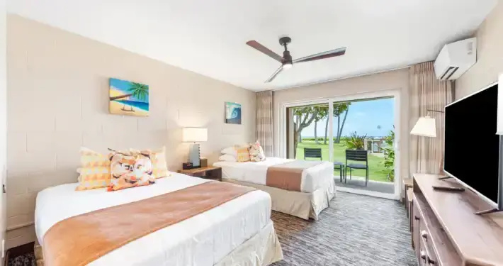 Quadruple room with partial ocean view