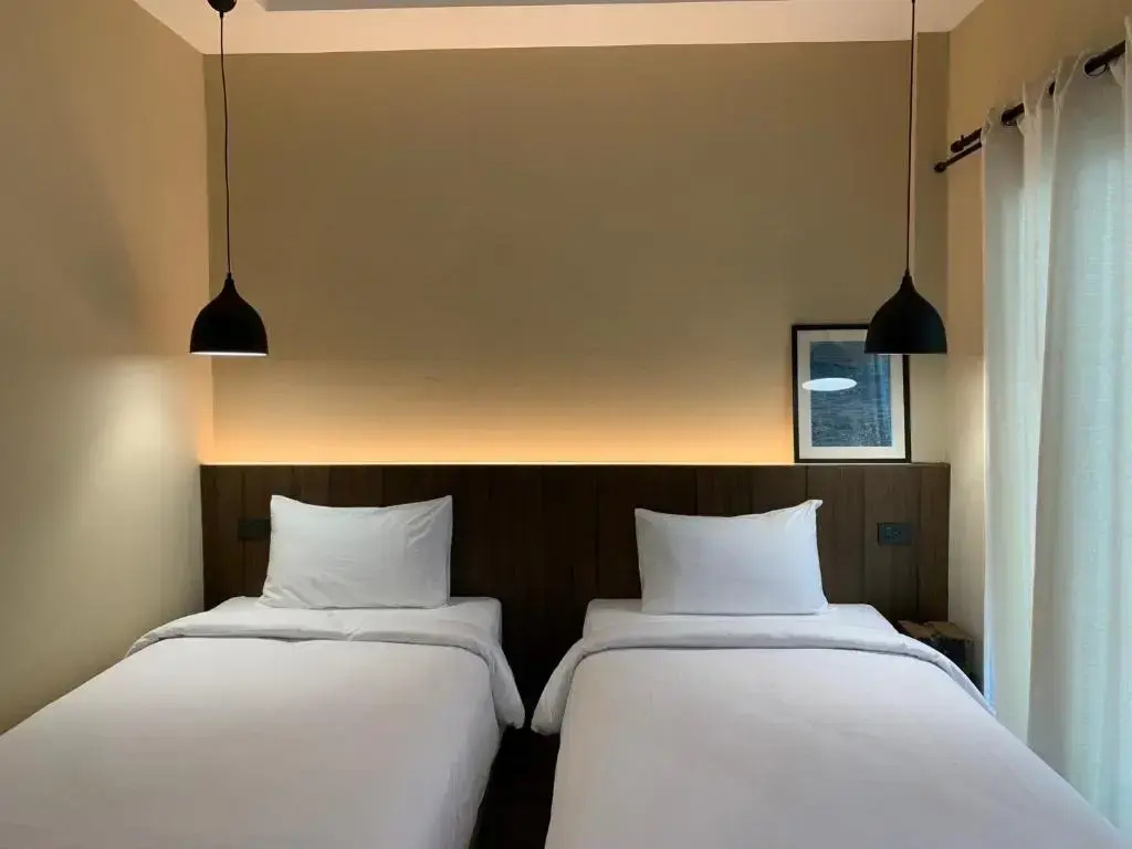Standard Double room with balcony and with city view (twin beds)