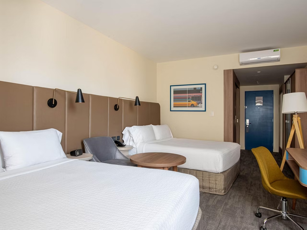 Standard Double room with city view (twin beds)