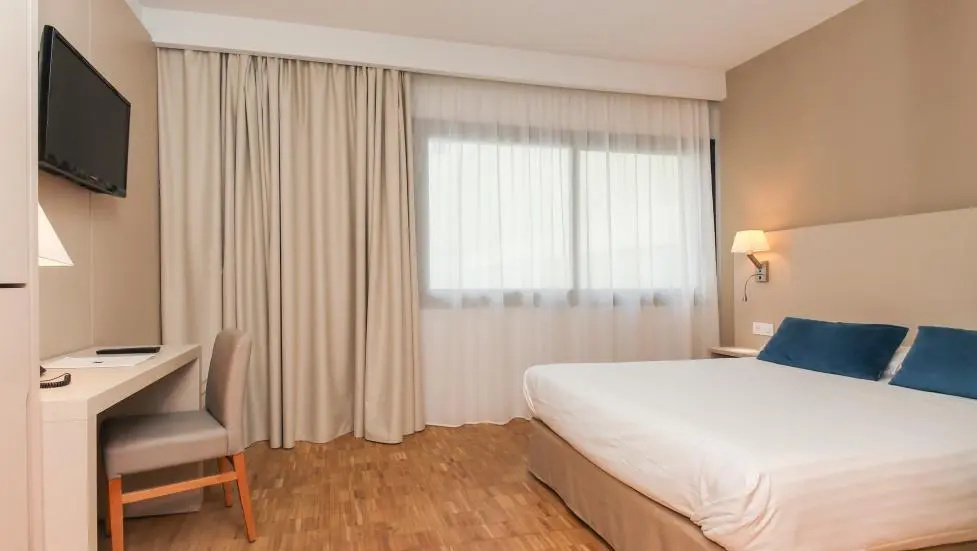 Hotel Lauria Room Type - Deluxe Double room (full double bed)