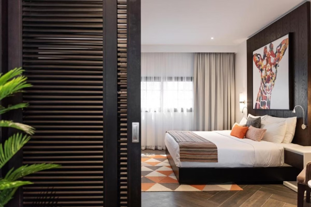 Premium Giraffe Arena Double Chalet (full double bed)