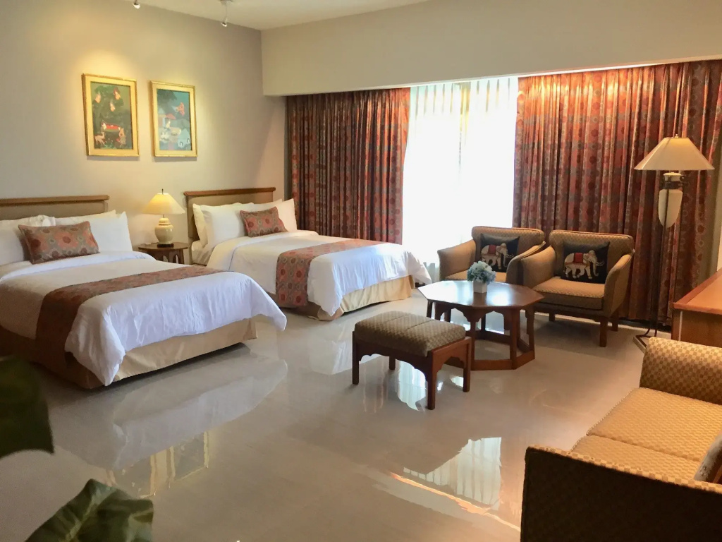 Indra Regent Hotel Room Type - Deluxe Family Suite