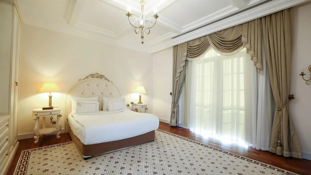 Grand Villa