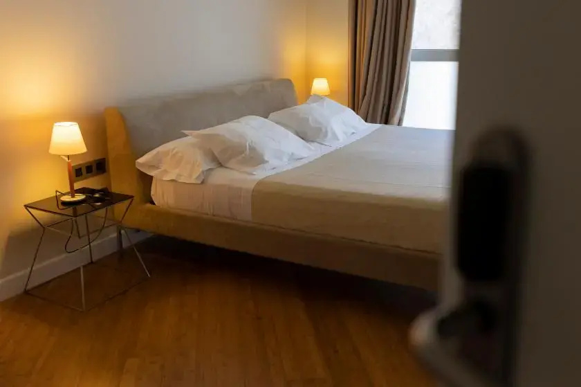 Interior Double room (full double bed)