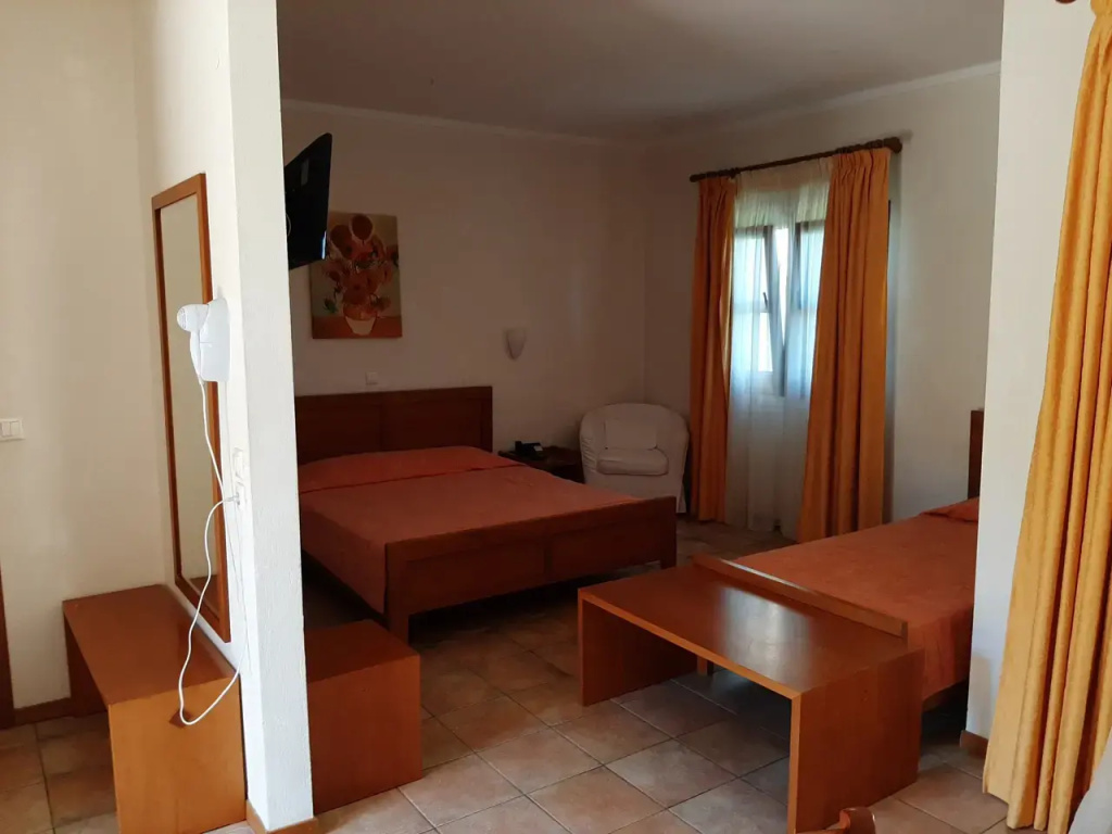 Triple room