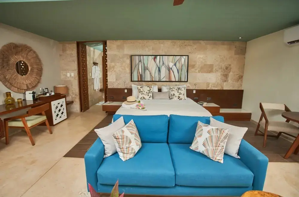 With Private Pool Double Master Suite (full double bed)