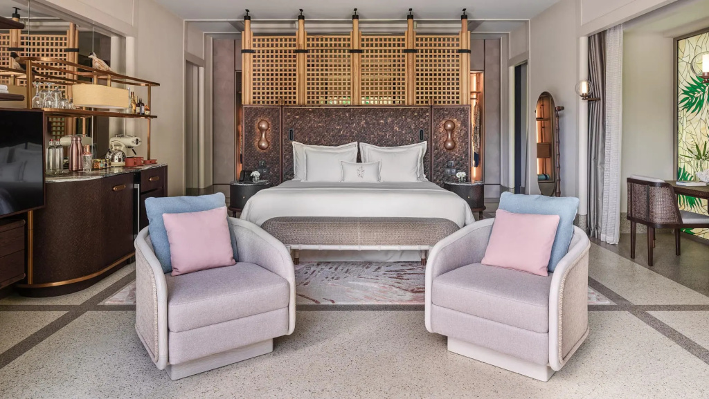 4 Bedrooms Beach Residence