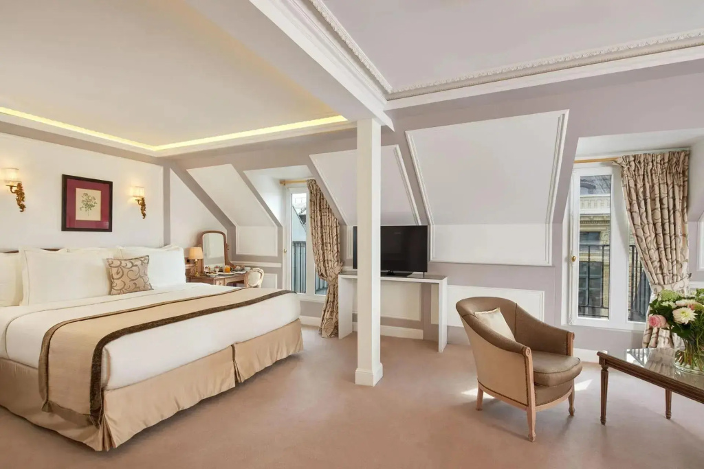 Hotel Regina Louvre 98