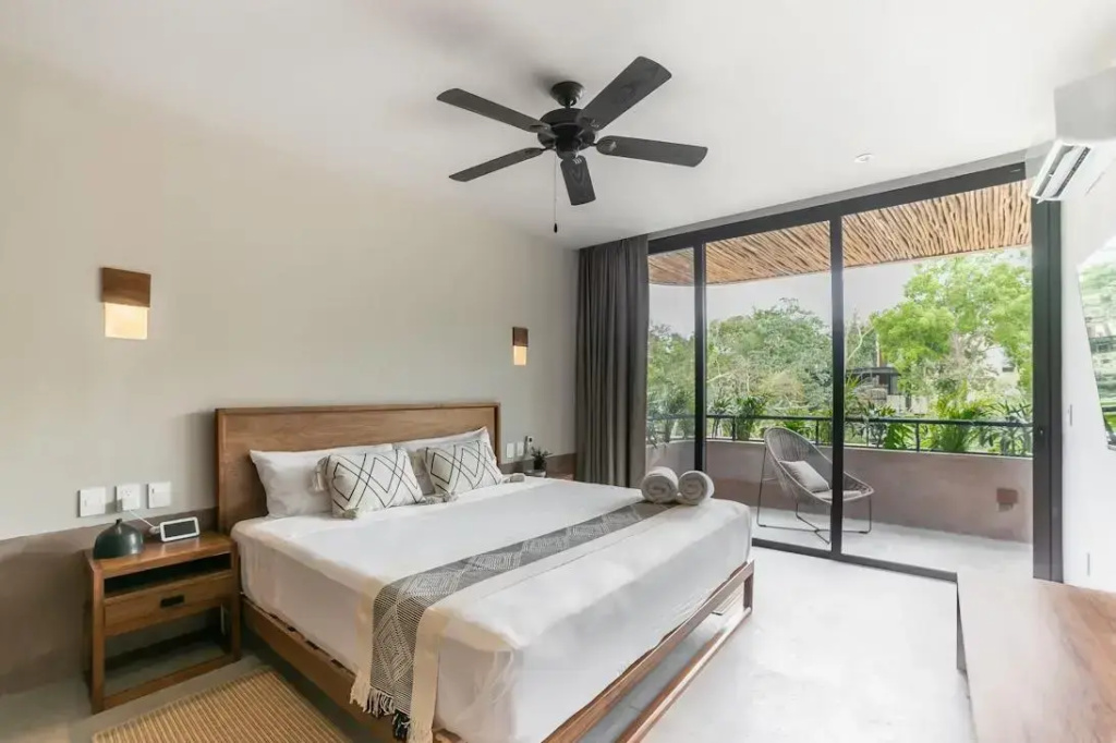 1 Bedroom Deluxe Double Suite (full double bed)