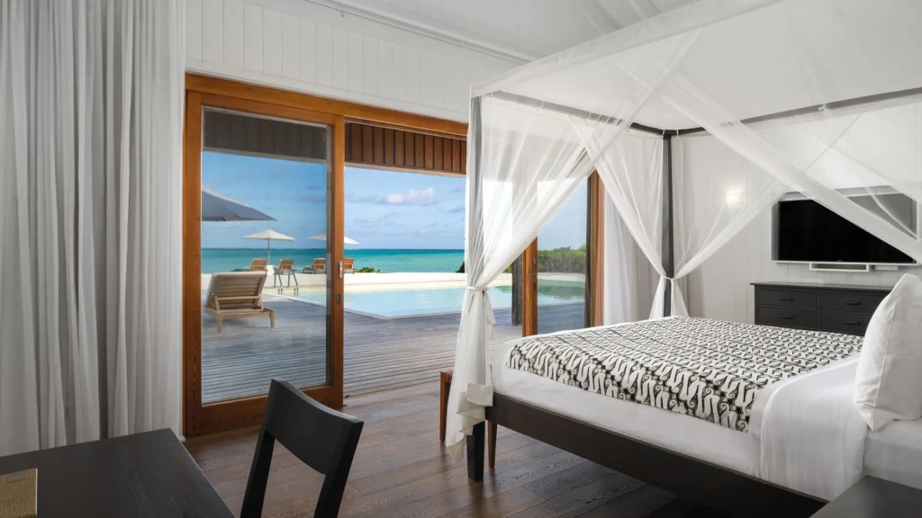 3 Bedrooms Beach House