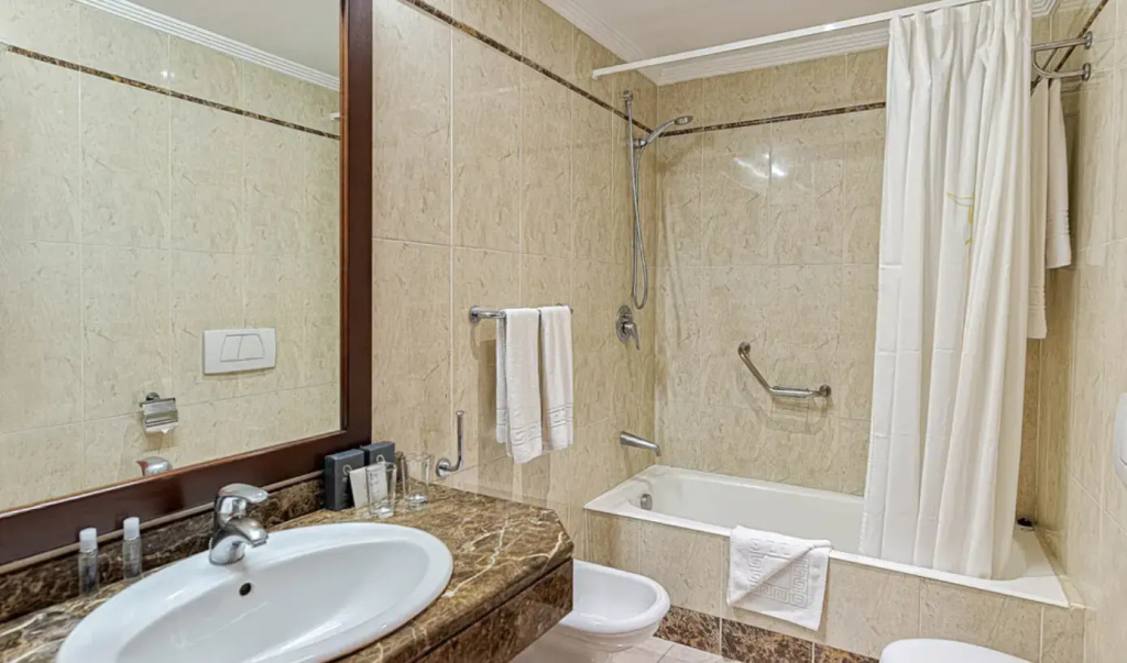Hotel Perla Marina - Chambres