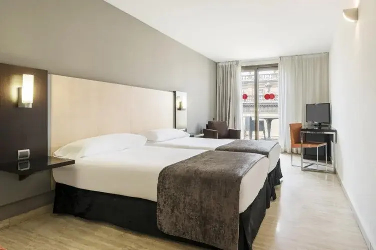 Hotel ILUNION Almirante - Chambres