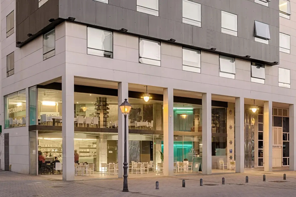 Atarazanas Hotel