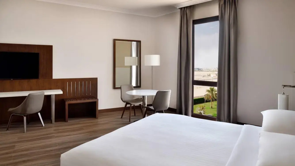Double M Club Lounge Access Junior Suite (full double bed)