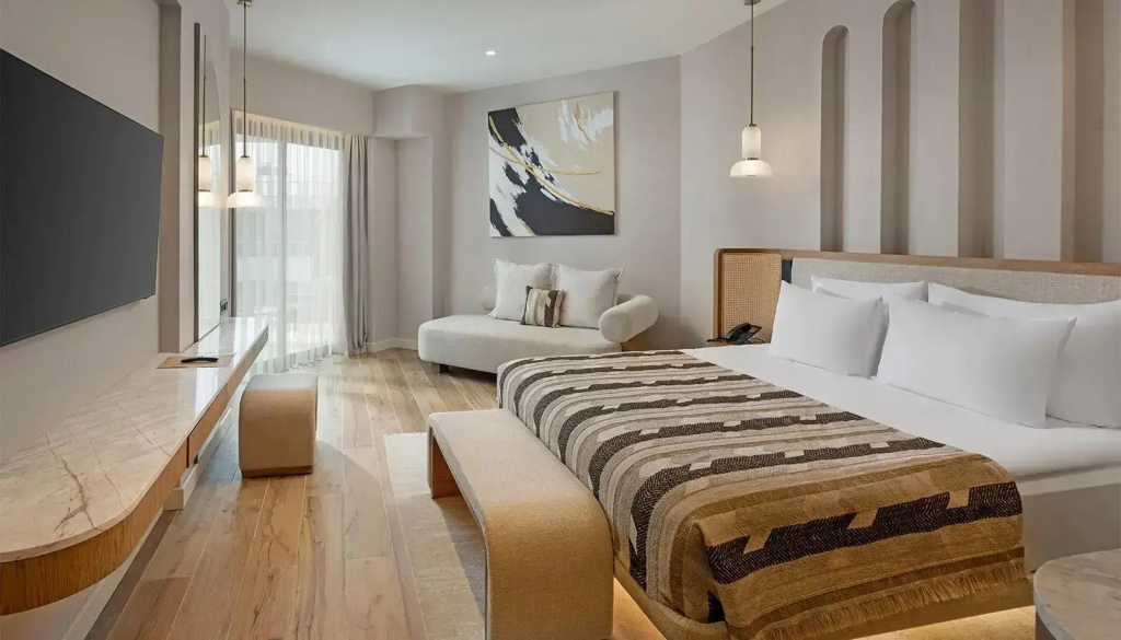 Superior Double room with partial sea view (full double bed)