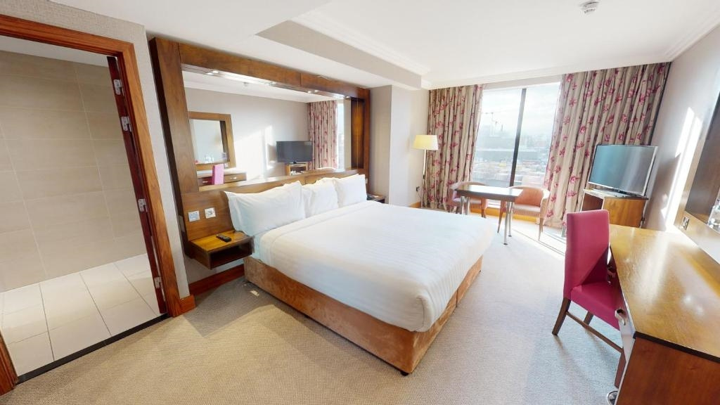 Double Dublin Suite (full double bed)