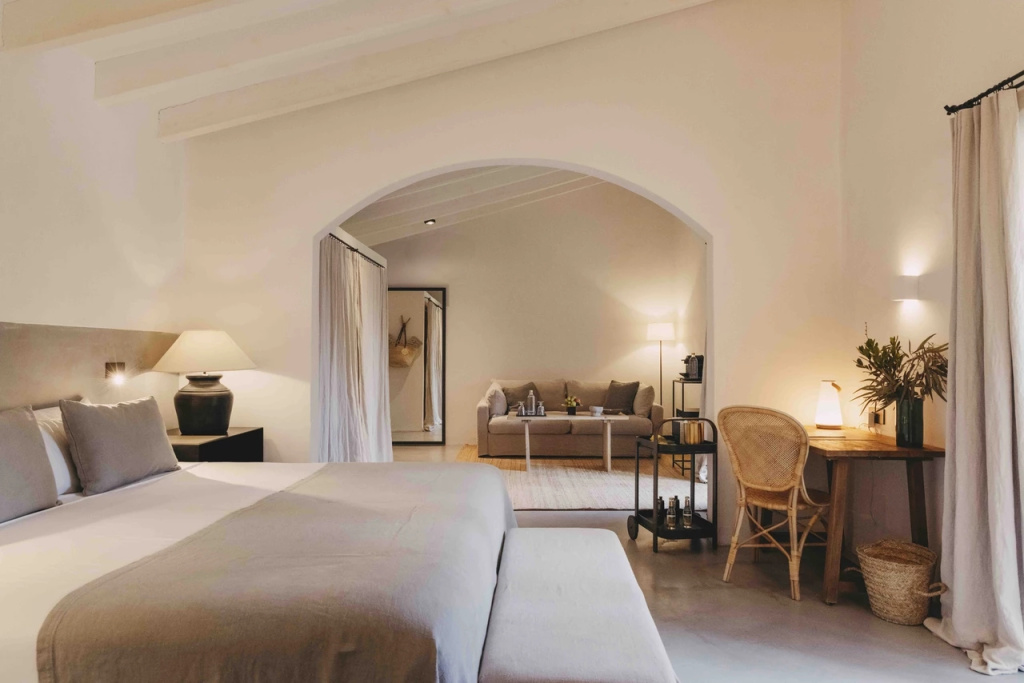 Serena Double Suite (full double bed)