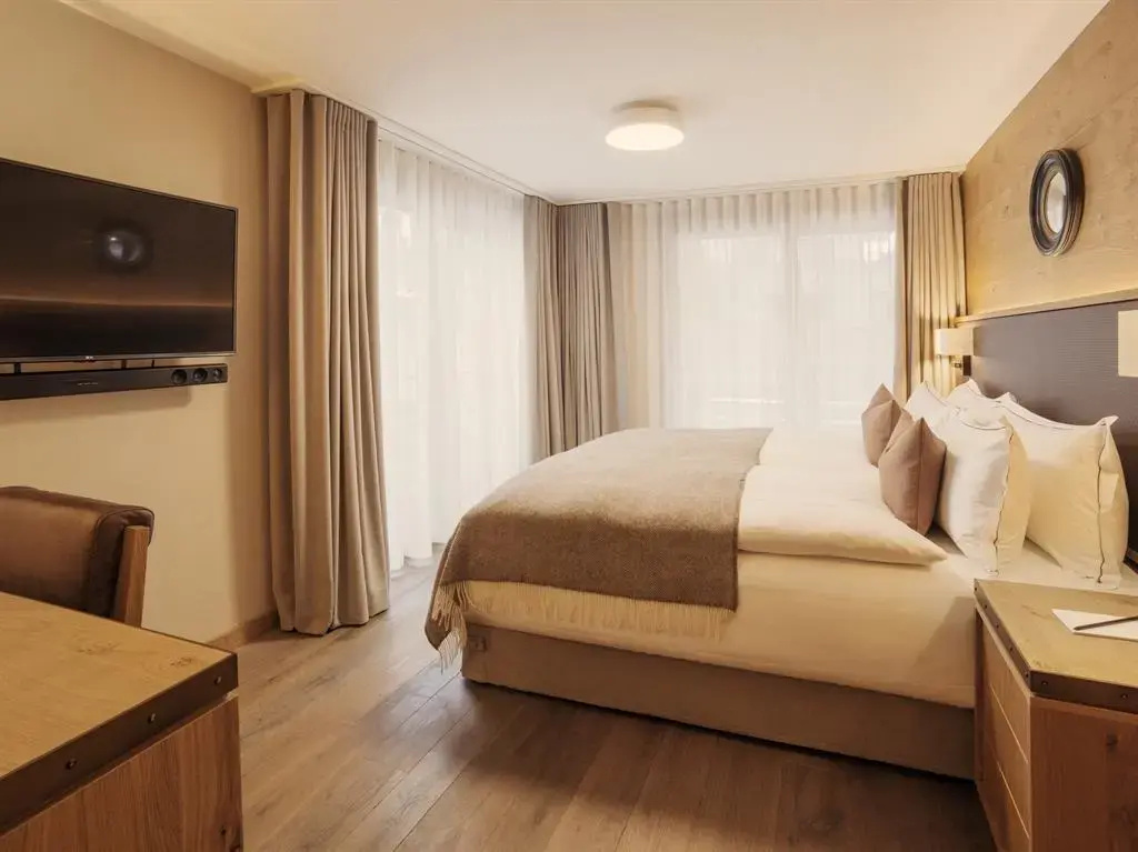 Signature room