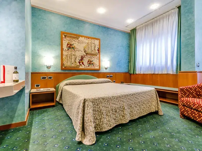 Hotel Brunelleschi - Tap to explore photos