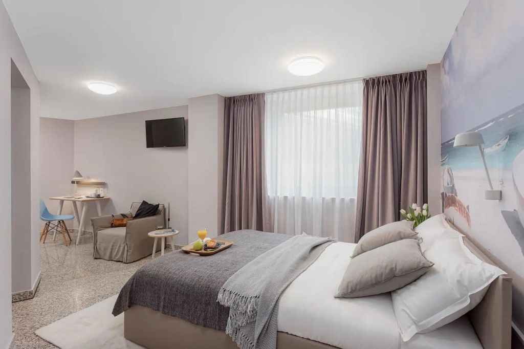 Deluxe Single room