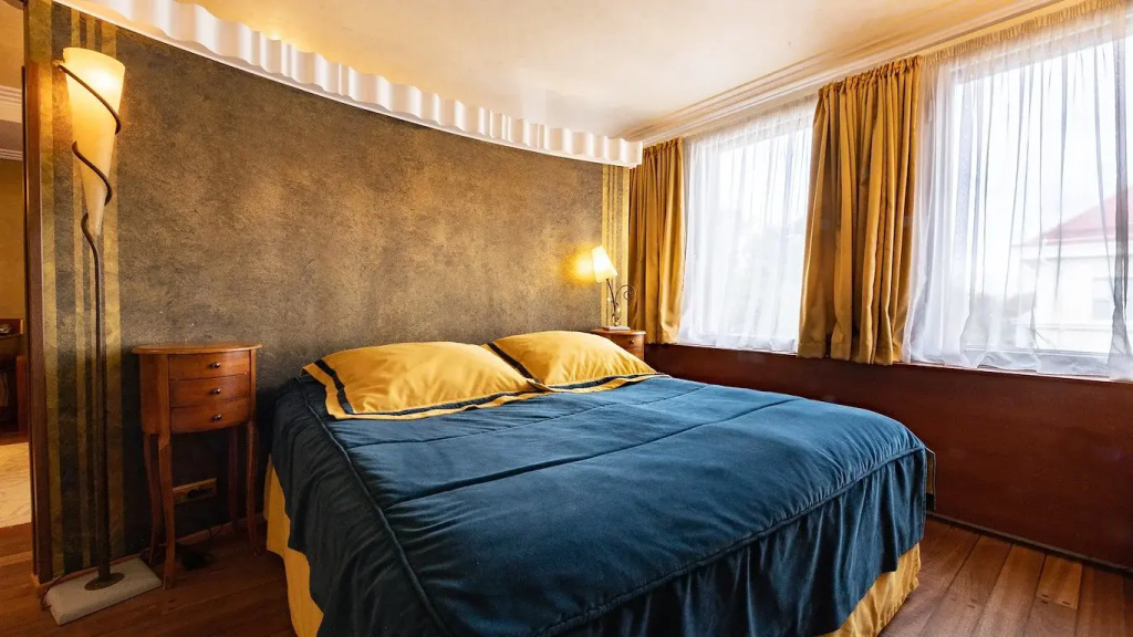 Deluxe Sir Arthur Double room (full double bed)