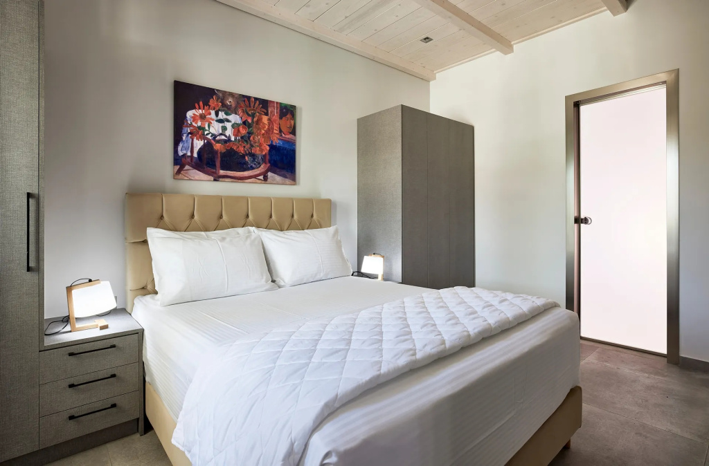 Superior Double Suite with sea view (full double bed)