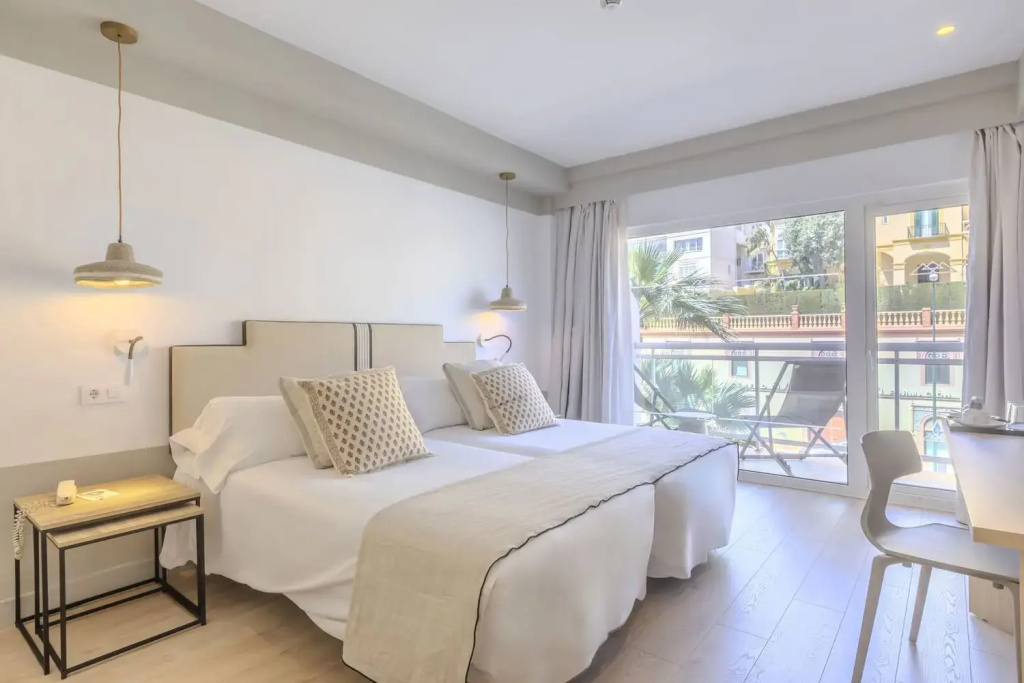 Superior Double room (twin beds)