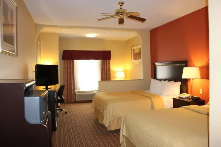 Double Suite (twin beds)