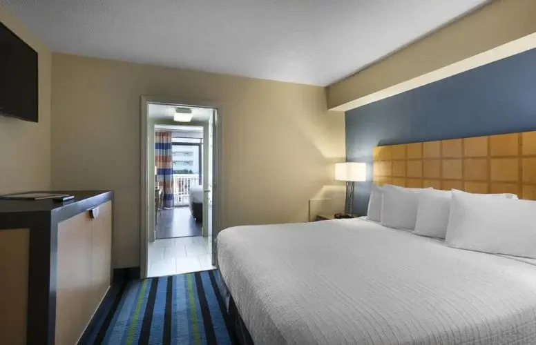 Double Junior Suite (full double bed)