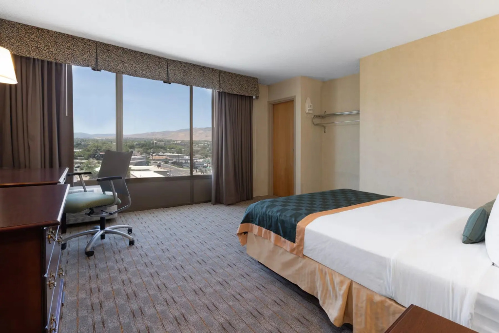 Ramada by Wyndham Reno Hotel and Casino - Chambres