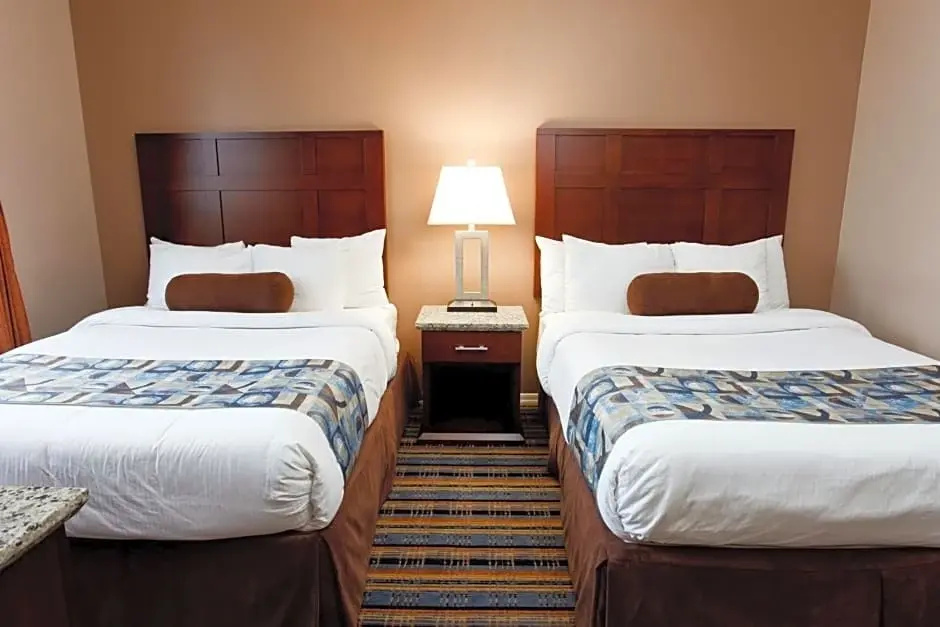Ramada Limited Vancouver Downtown - Chambres