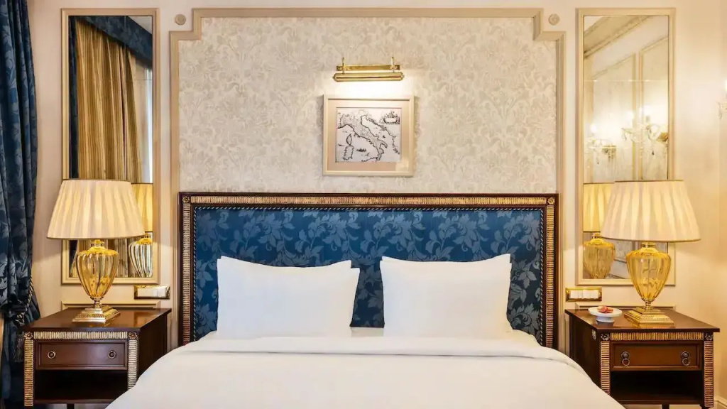Deluxe Double Junior Suite (full double bed)