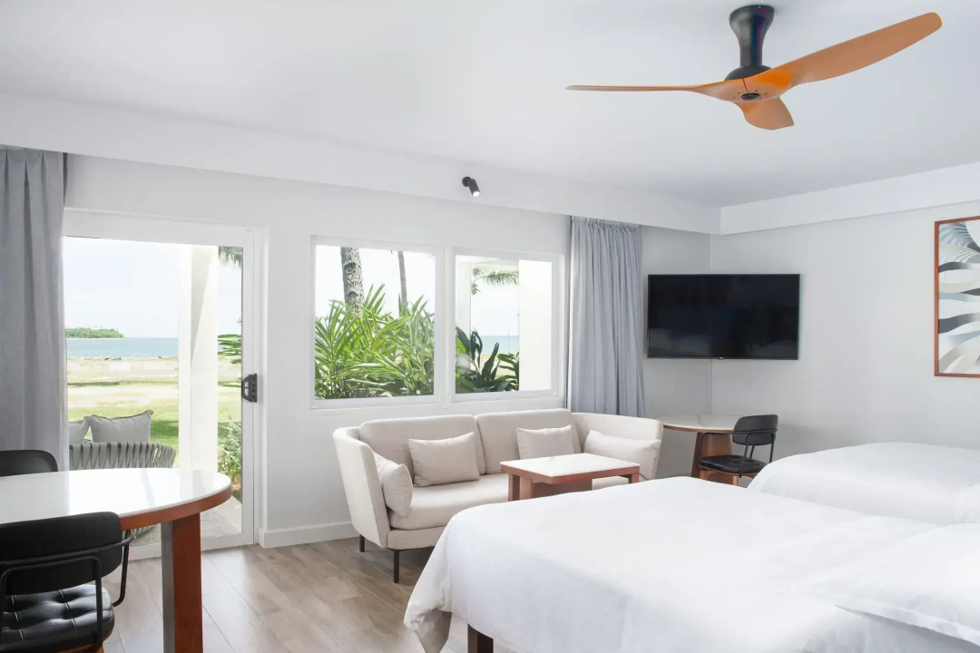 Sheraton Fiji Golf & Beach Resort — a balcony