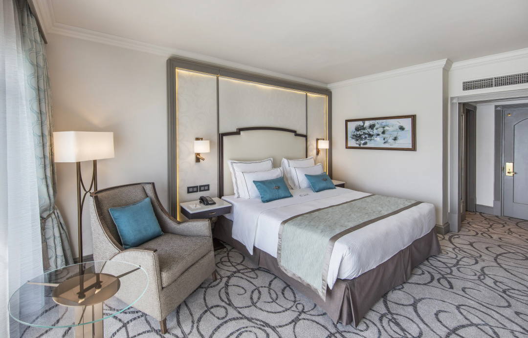 Labourdonnais Waterfront Hotel — a room