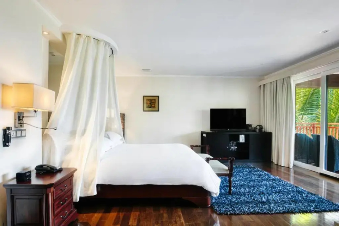 2 Bedrooms Silhouette Estate