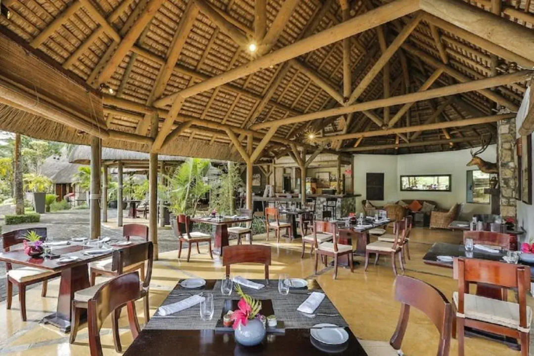 The Bay Club at Anahita — dining