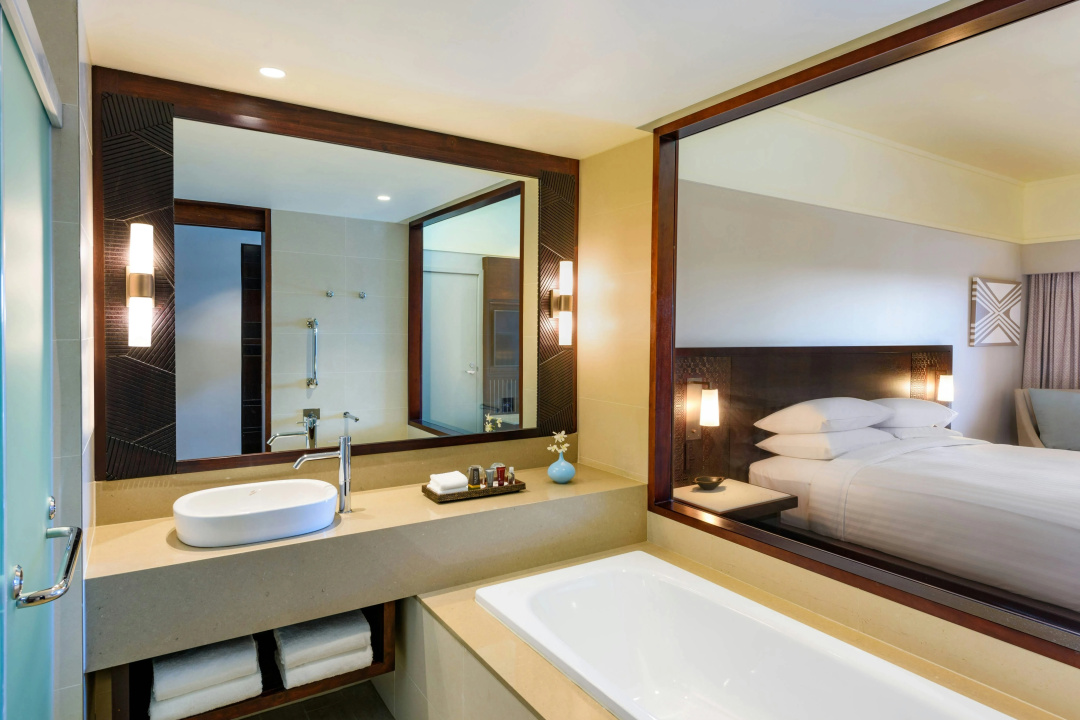 Fiji Marriott Resort Momi Bay — a bathroom