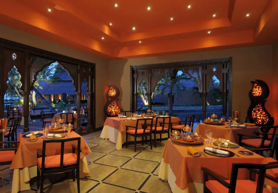 Trou aux Biches Beachcomber — dining