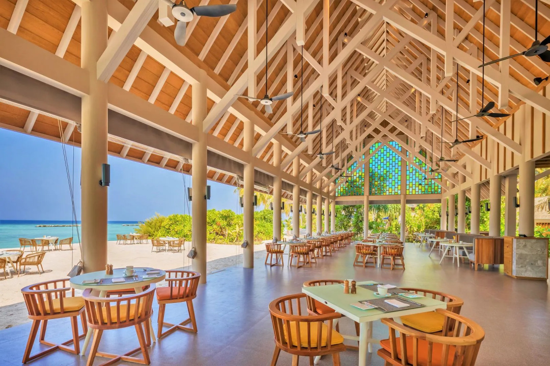 Emerald Faarufushi Resort & Spa — dining