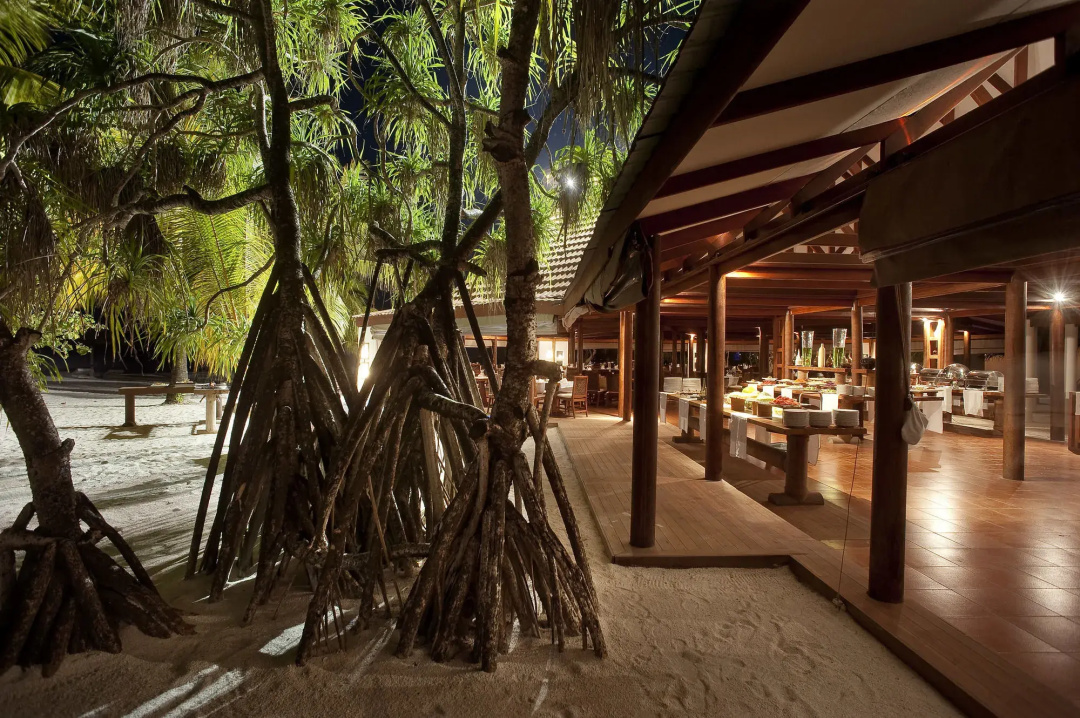 Diamonds Athuruga Maldives Resort & Spa — the grounds