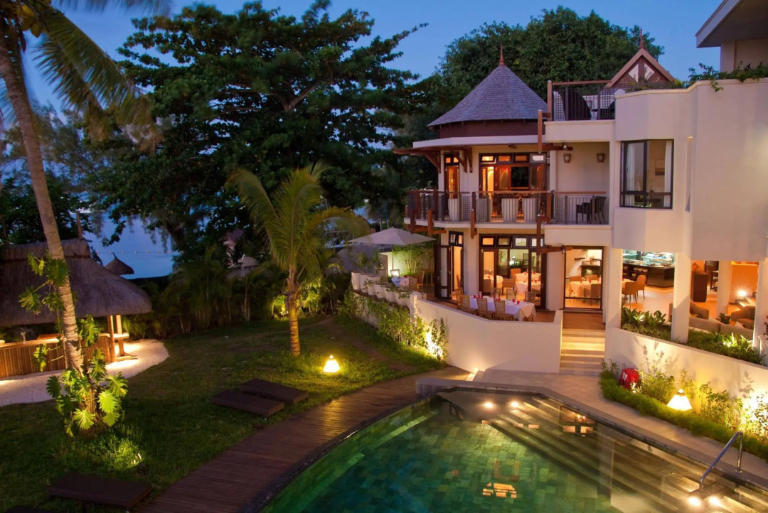 Le Cardinal Exclusive Resort — the pool