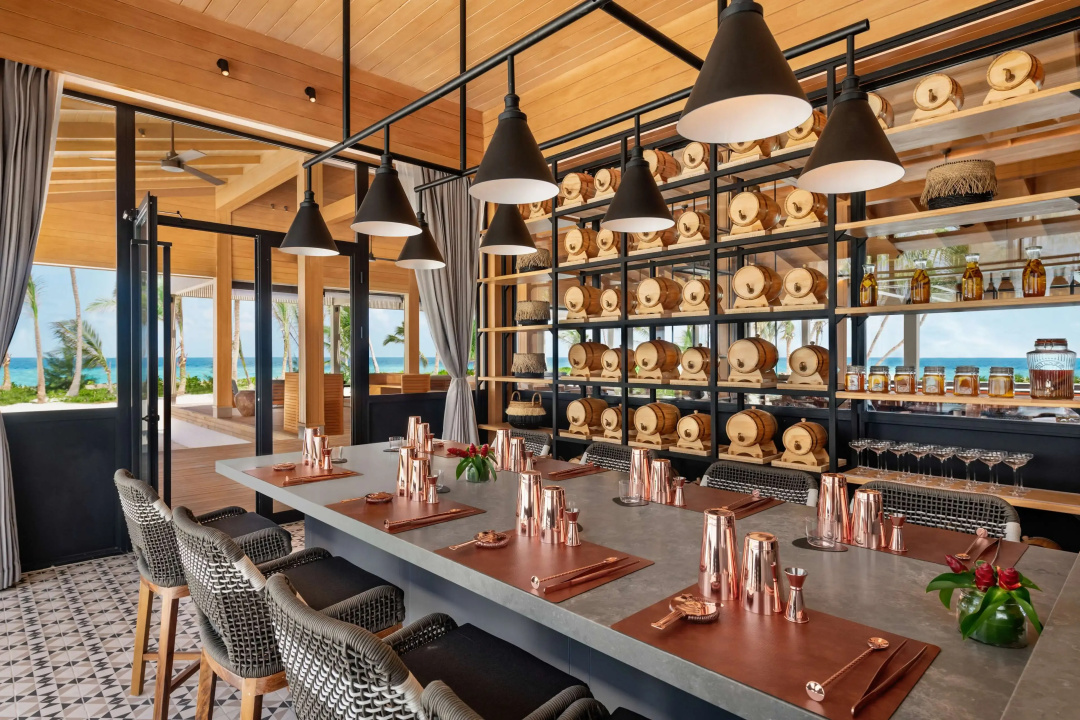 Hilton Maldives Amingiri Resort & Spa — dining