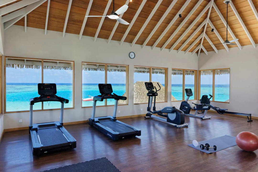 Emerald Faarufushi Resort & Spa — the sports facilities