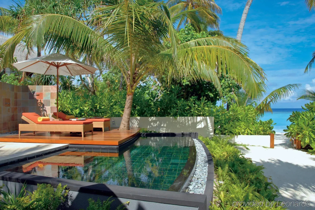Constance Halaveli Maldives — the pool
