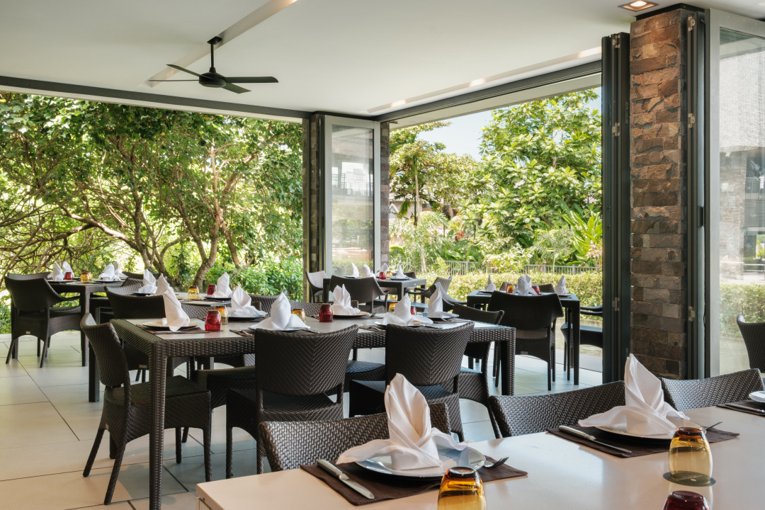 InterContinental Fiji Golf Resort & Spa by IHG — dining