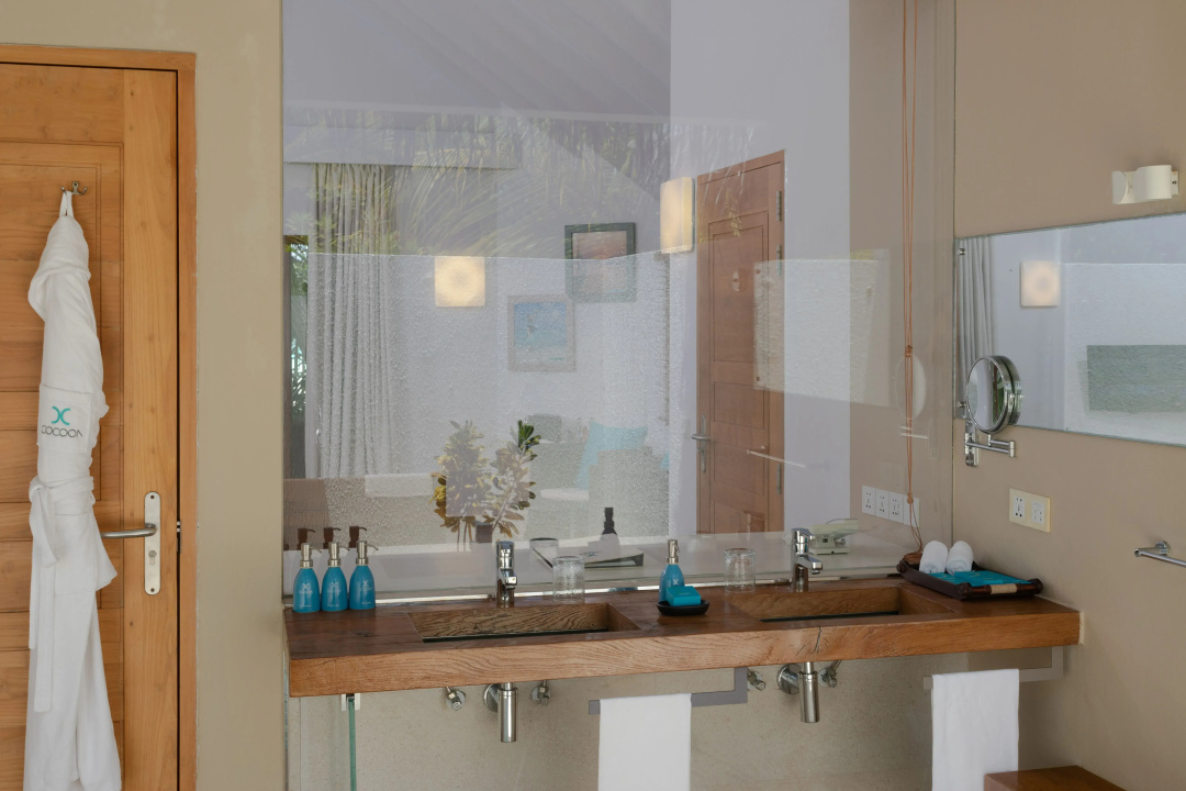 Cocoon Maldives — a bathroom