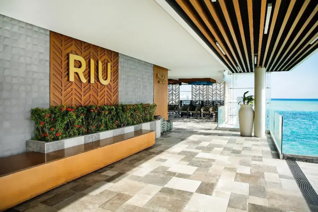 Hotel Riu Palace Maldivas — the grounds