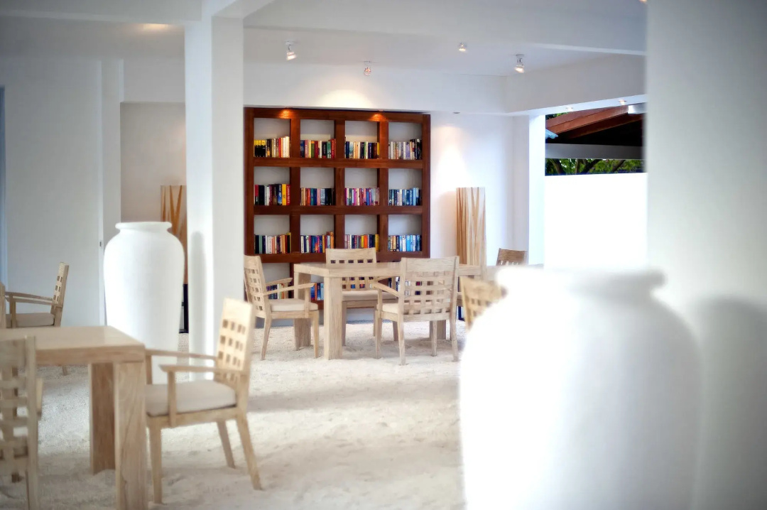 Diamonds Athuruga Maldives Resort & Spa — dining
